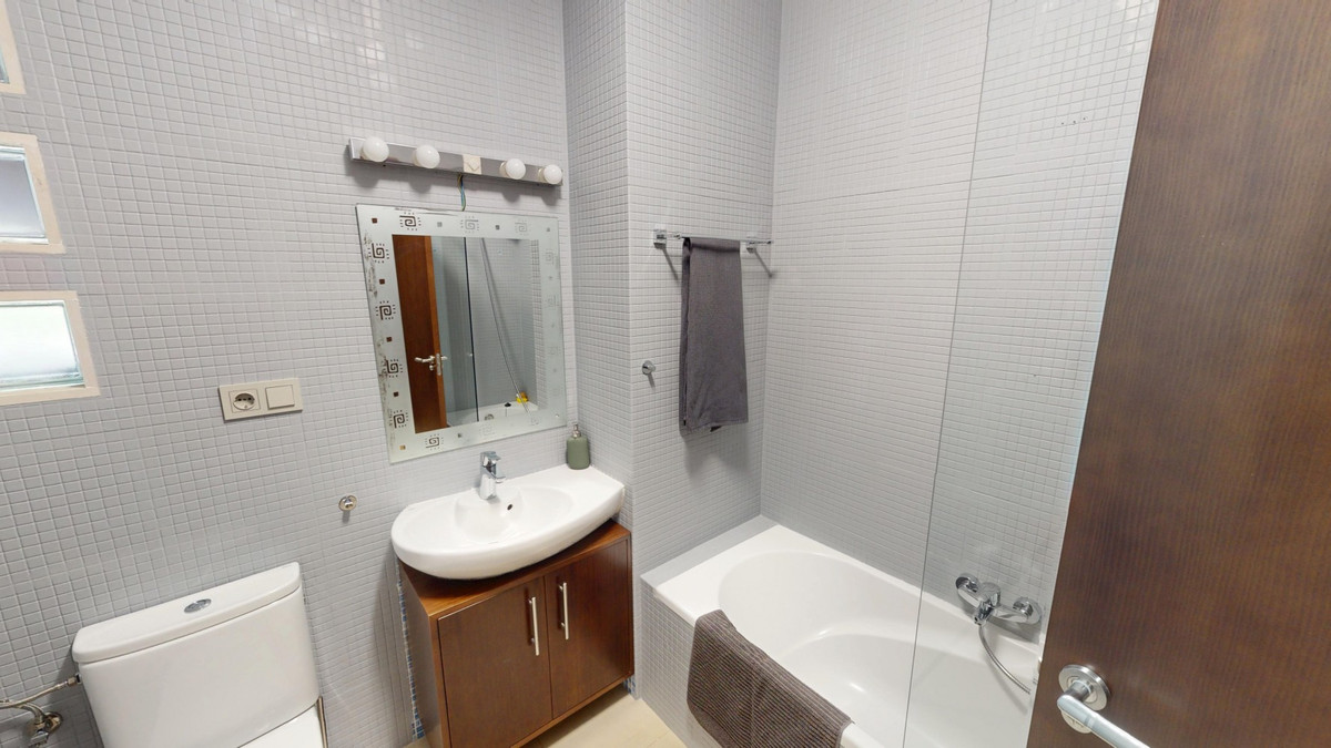 Se vende Villa - Chalet de 4 dormitorios en Costa Del Sol, Málaga, España