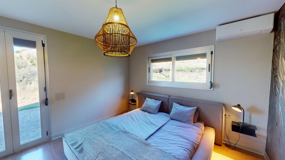 Se vende Villa - Chalet de 4 dormitorios en Costa Del Sol, Málaga, España