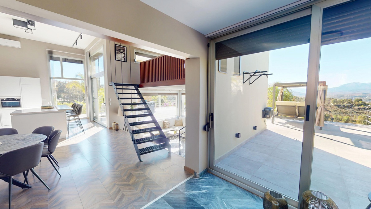 Se vende Villa - Chalet de 4 dormitorios en Costa Del Sol, Málaga, España