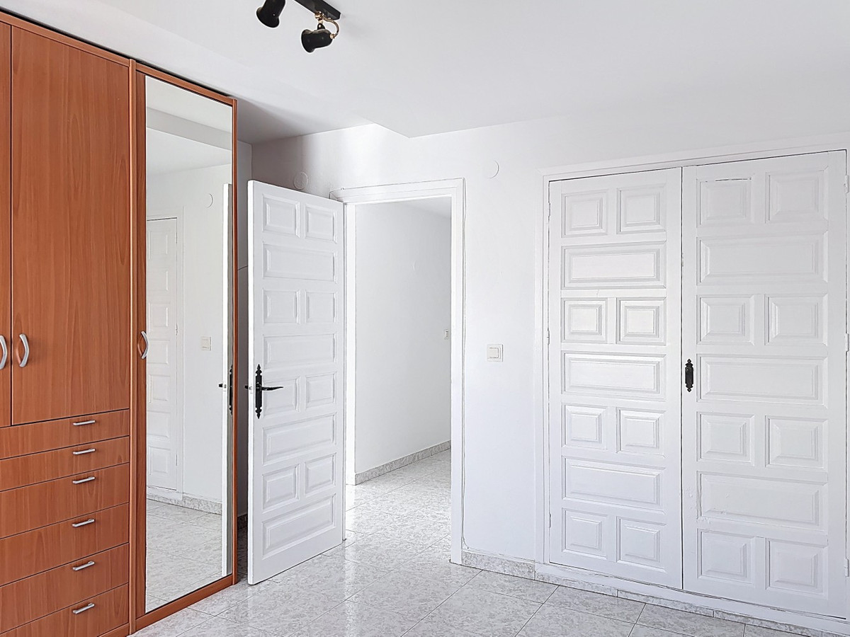 3 Bed Apartment for sale in Torre Del Mar Costa Del Sol East, Málaga, Spain