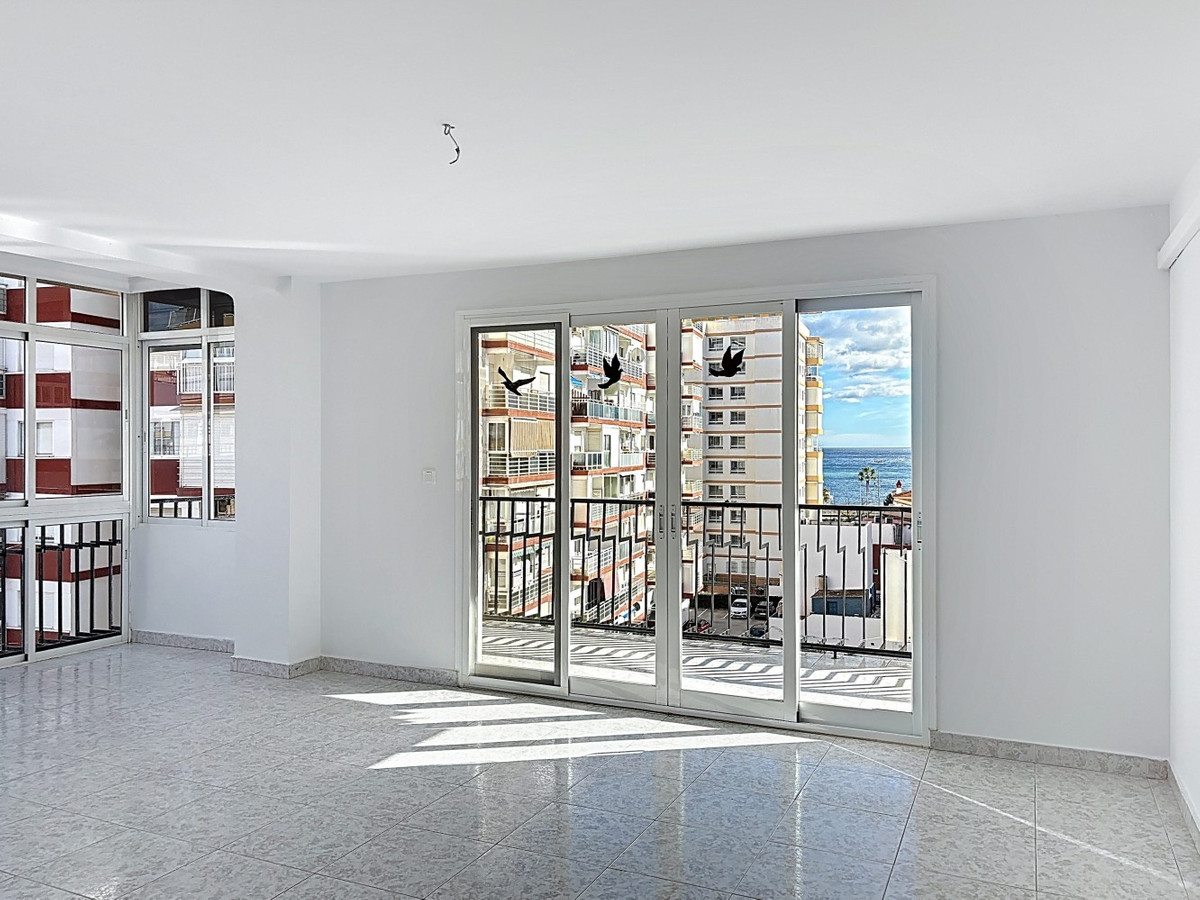 3 Bed Apartment for sale in Torre Del Mar Costa Del Sol East, Málaga, Spain