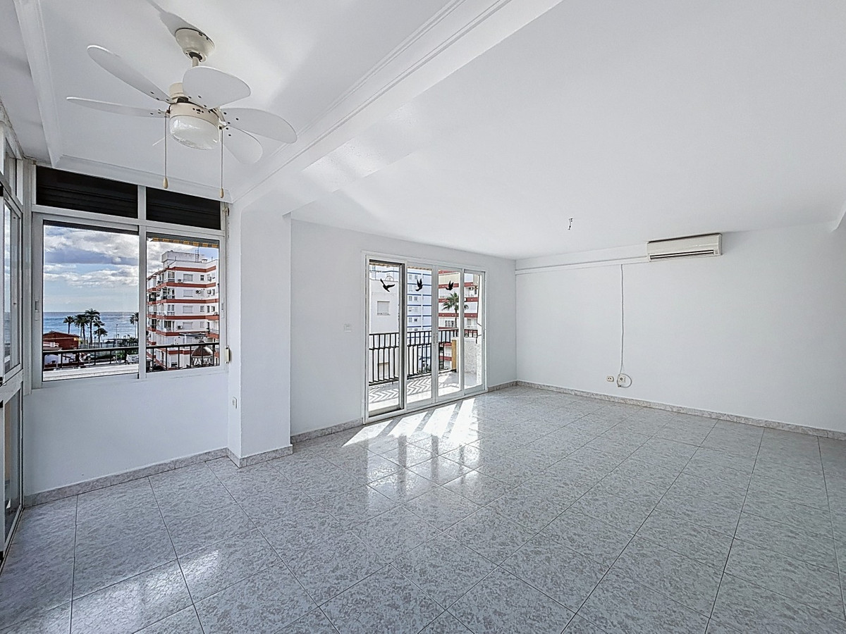 3 Bed Apartment for sale in Torre Del Mar Costa Del Sol East, Málaga, Spain