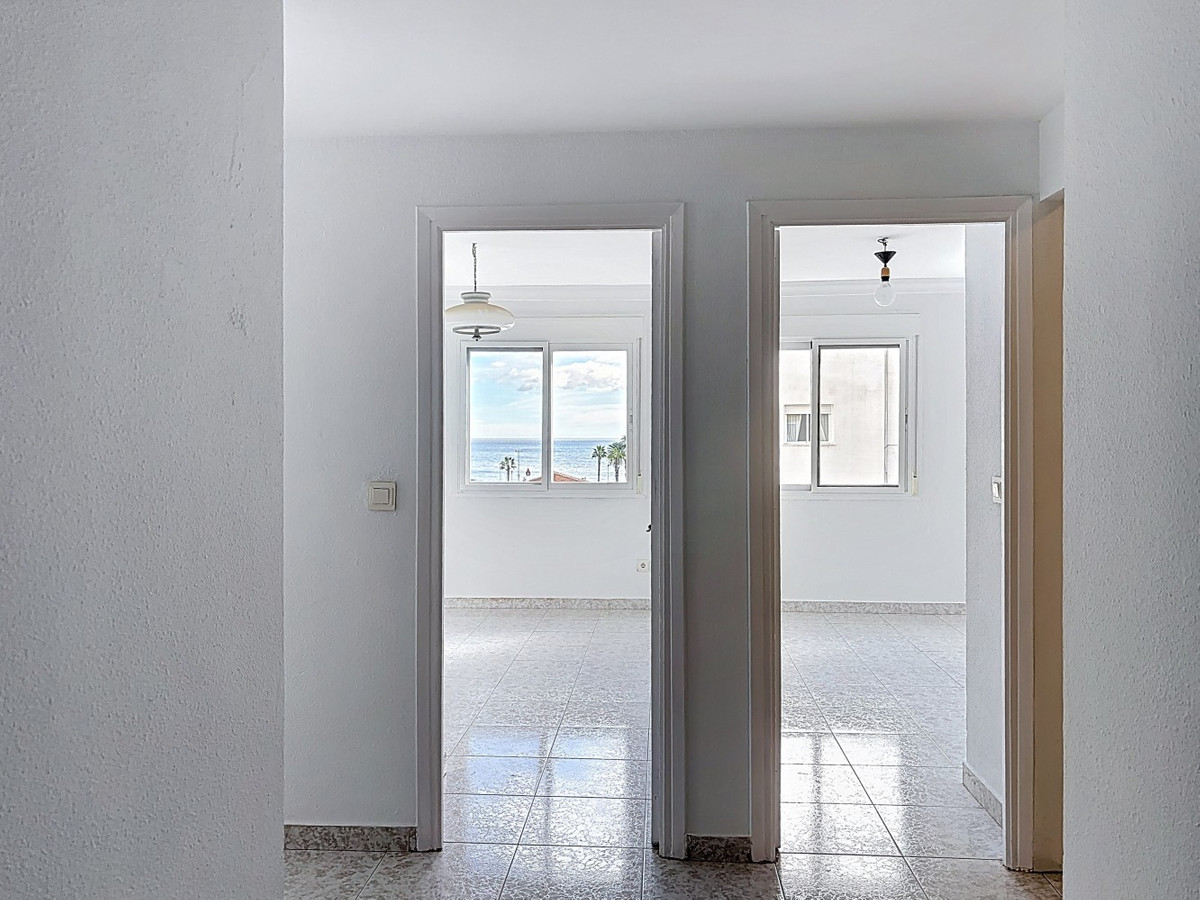 3 Bed Apartment for sale in Torre Del Mar Costa Del Sol East, Málaga, Spain