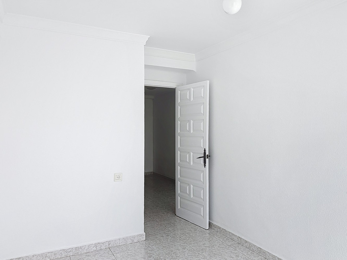 3 Bed Apartment for sale in Torre Del Mar Costa Del Sol East, Málaga, Spain