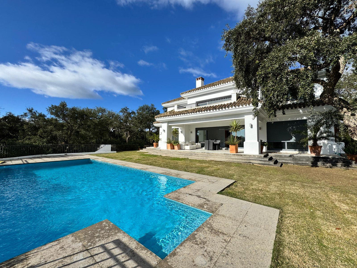 Se vende Villa - Chalet de 4 dormitorios en Costa Del Sol, Cadiz, España