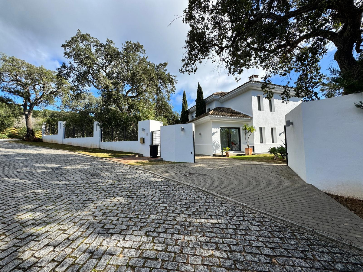 Se vende Villa - Chalet de 4 dormitorios en Costa Del Sol, Cadiz, España