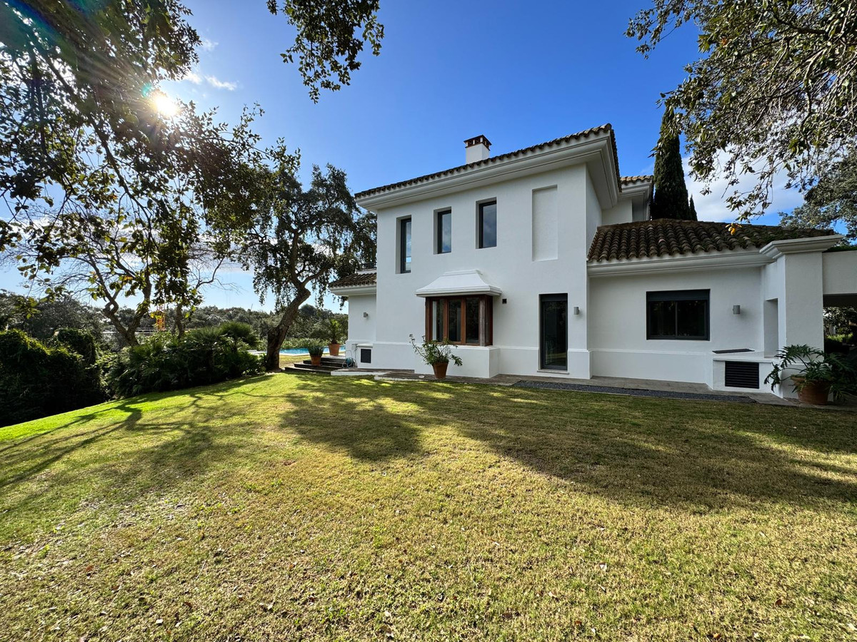 Se vende Villa - Chalet de 4 dormitorios en Costa Del Sol, Cadiz, España