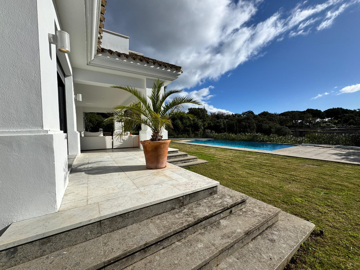 Se vende Villa - Chalet de 4 dormitorios en Costa Del Sol, Cadiz, España