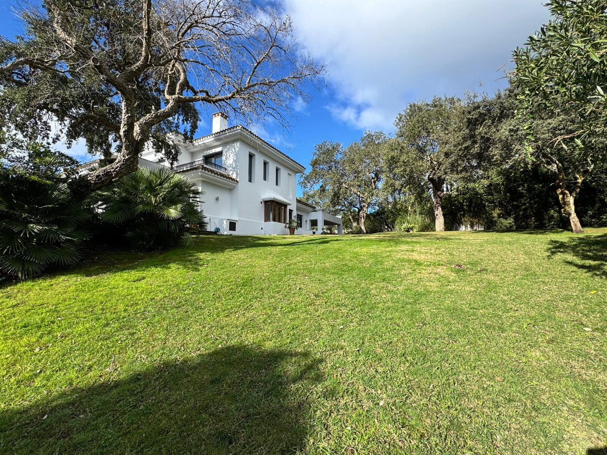 Se vende Villa - Chalet de 4 dormitorios en Costa Del Sol, Cadiz, España