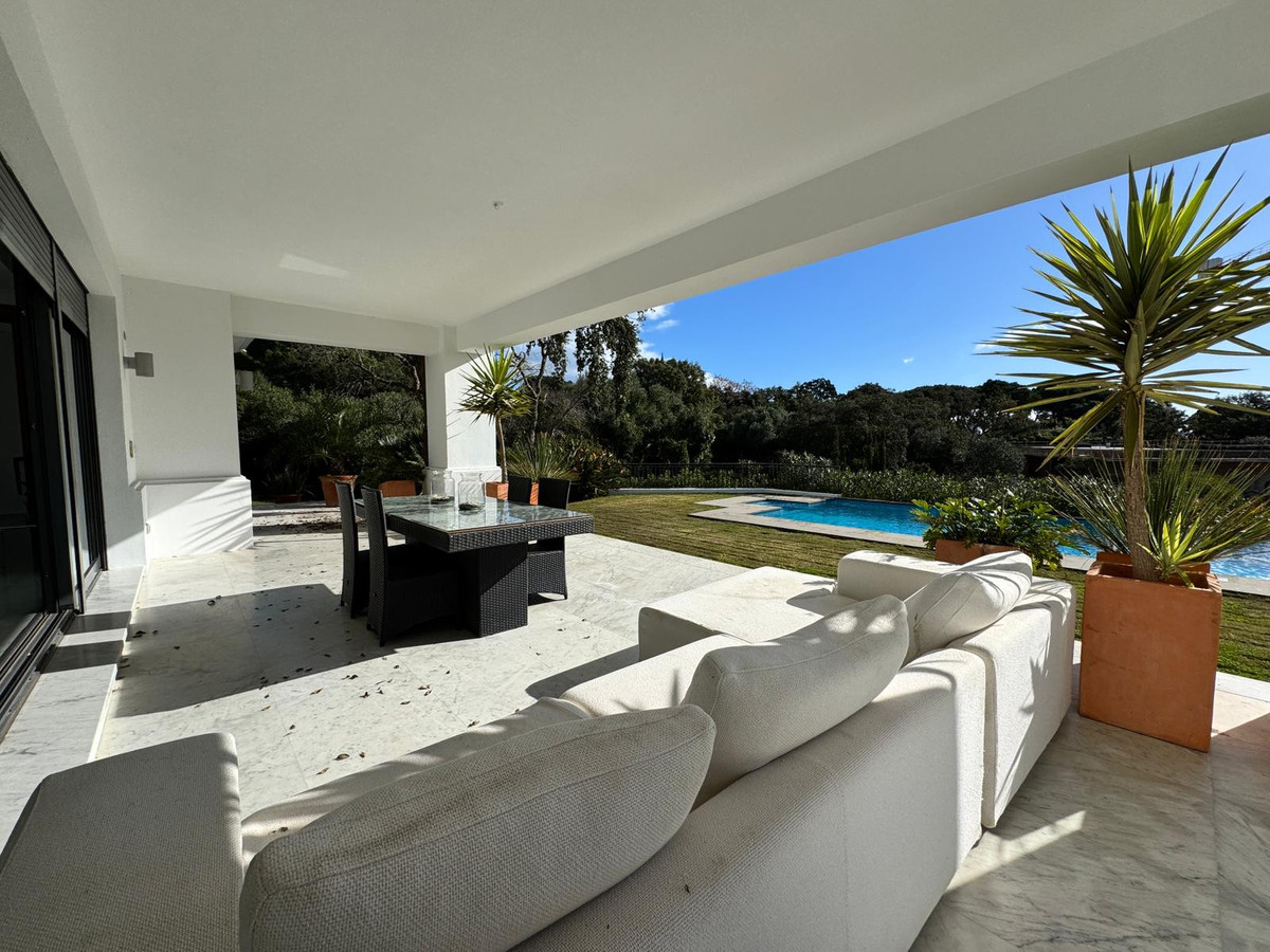 Se vende Villa - Chalet de 4 dormitorios en Costa Del Sol, Cadiz, España