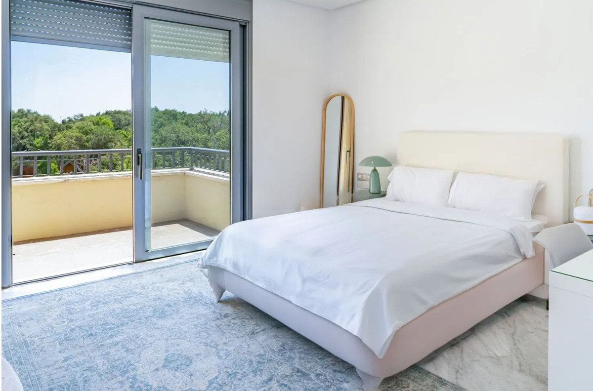 Se vende Villa - Chalet de 4 dormitorios en Costa Del Sol, Cadiz, España