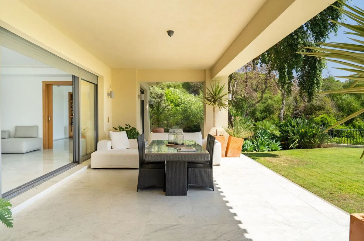 Se vende Villa - Chalet de 4 dormitorios en Costa Del Sol, Cadiz, España