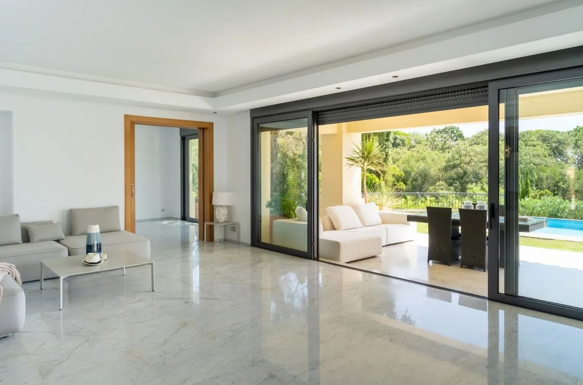 Se vende Villa - Chalet de 4 dormitorios en Costa Del Sol, Cadiz, España
