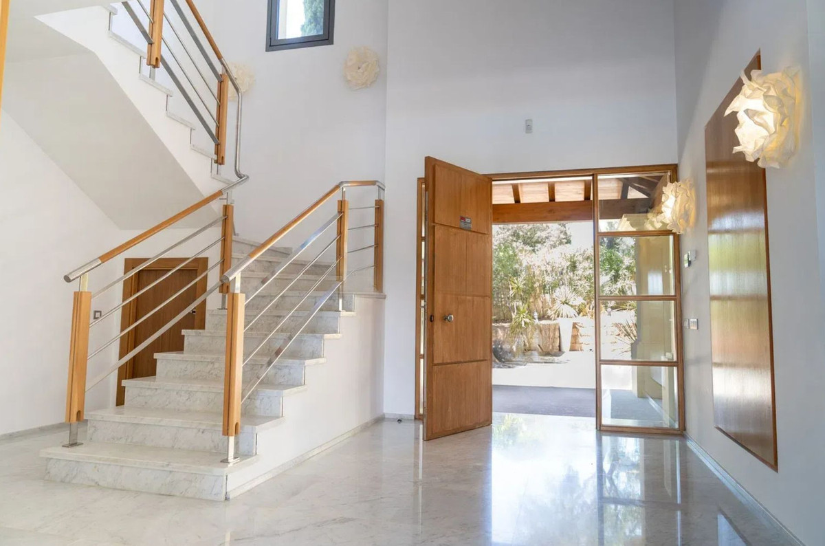 Se vende Villa - Chalet de 4 dormitorios en Costa Del Sol, Cadiz, España