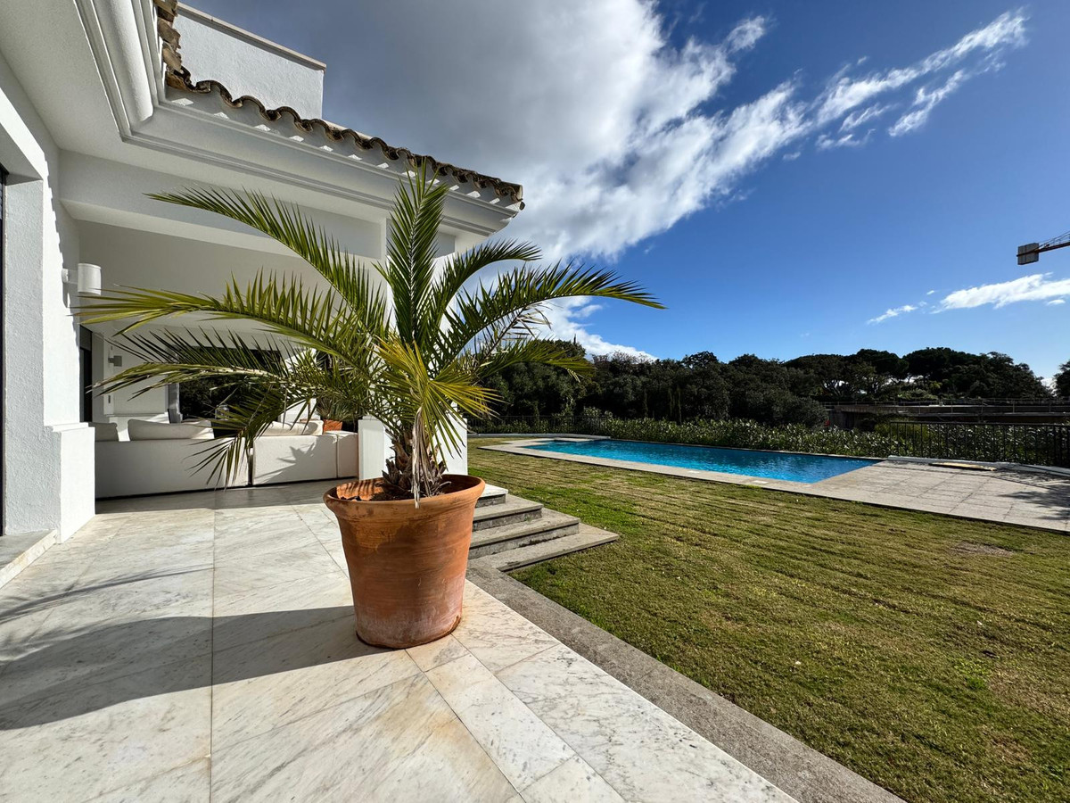 Se vende Villa - Chalet de 4 dormitorios en Costa Del Sol, Cadiz, España