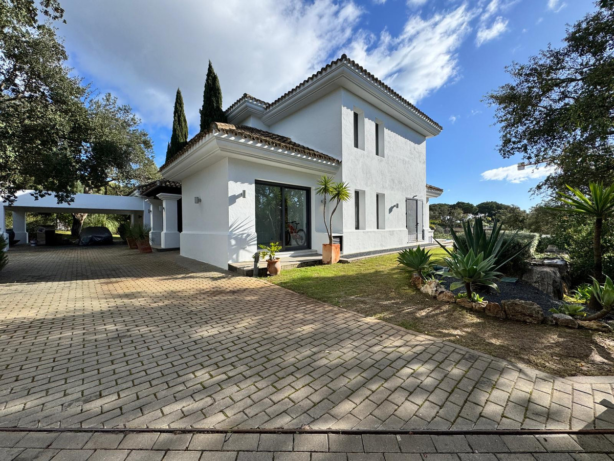 Se vende Villa - Chalet de 4 dormitorios en Costa Del Sol, Cadiz, España