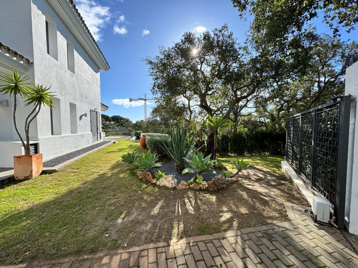 Se vende Villa - Chalet de 4 dormitorios en Costa Del Sol, Cadiz, España