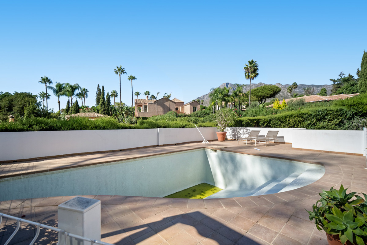 4 Bed Townhouse for sale in Marbella Costa Del Sol, Málaga, Spain