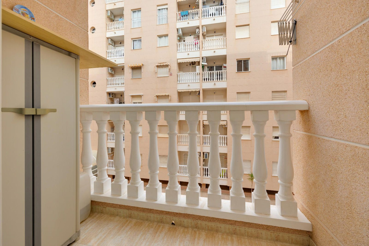 Se vende Apartamento Planta Media de 3 dormitorios en Costa Blanca, Alicante, España