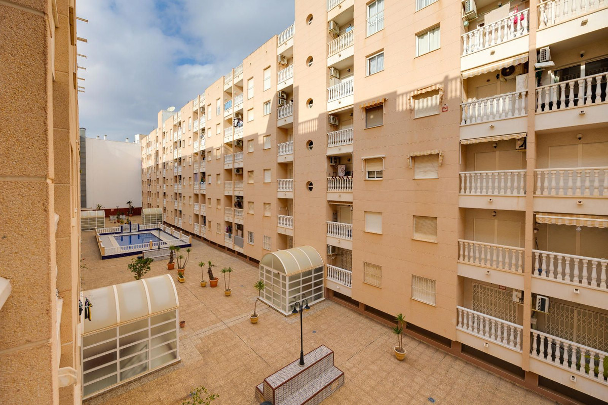 Se vende Apartamento Planta Media de 3 dormitorios en Costa Blanca, Alicante, España