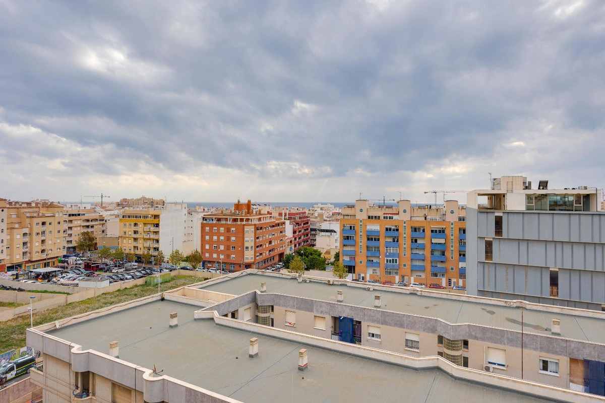 Se vende Apartamento Planta Media de 3 dormitorios en Costa Blanca, Alicante, España