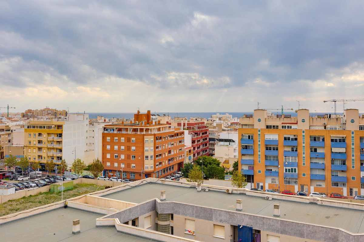 Se vende Apartamento Planta Media de 3 dormitorios en Costa Blanca, Alicante, España