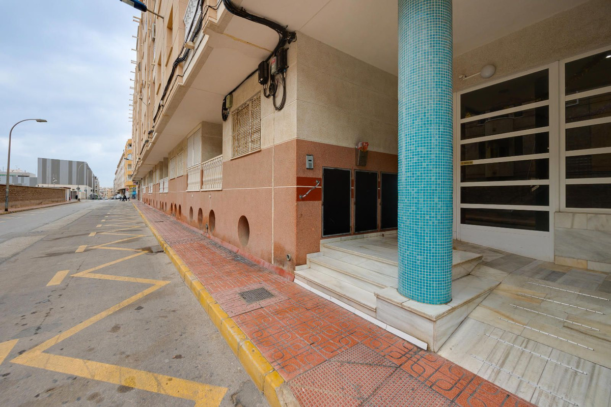 Se vende Apartamento Planta Media de 3 dormitorios en Costa Blanca, Alicante, España