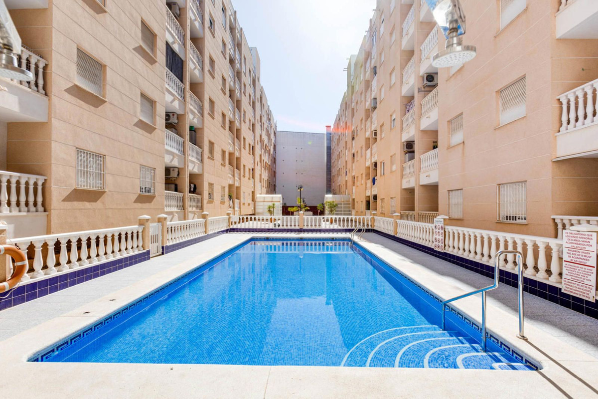 Se vende Apartamento Planta Media de 3 dormitorios en Costa Blanca, Alicante, España