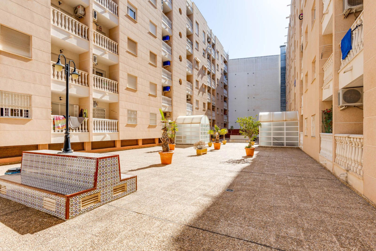 Se vende Apartamento Planta Media de 3 dormitorios en Costa Blanca, Alicante, España