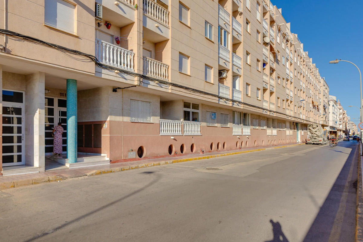 Se vende Apartamento Planta Media de 3 dormitorios en Costa Blanca, Alicante, España