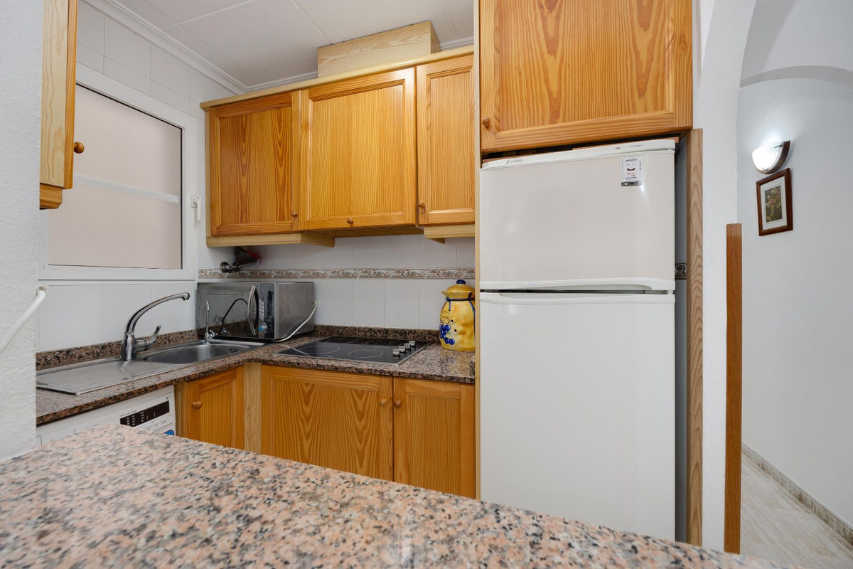 Se vende Apartamento Planta Media de 3 dormitorios en Costa Blanca, Alicante, España