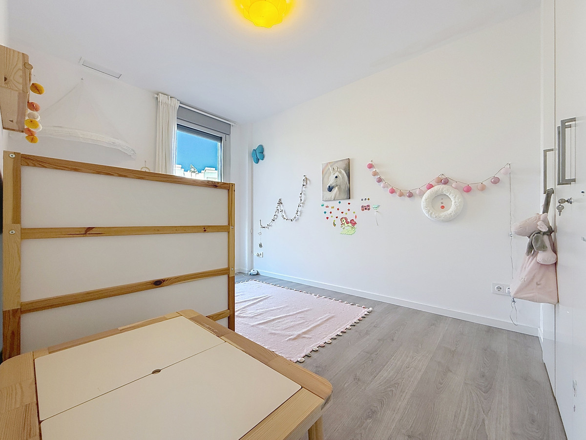 Se vende Apartamento Planta Media de 3 dormitorios en Costa Del Sol, Málaga, España