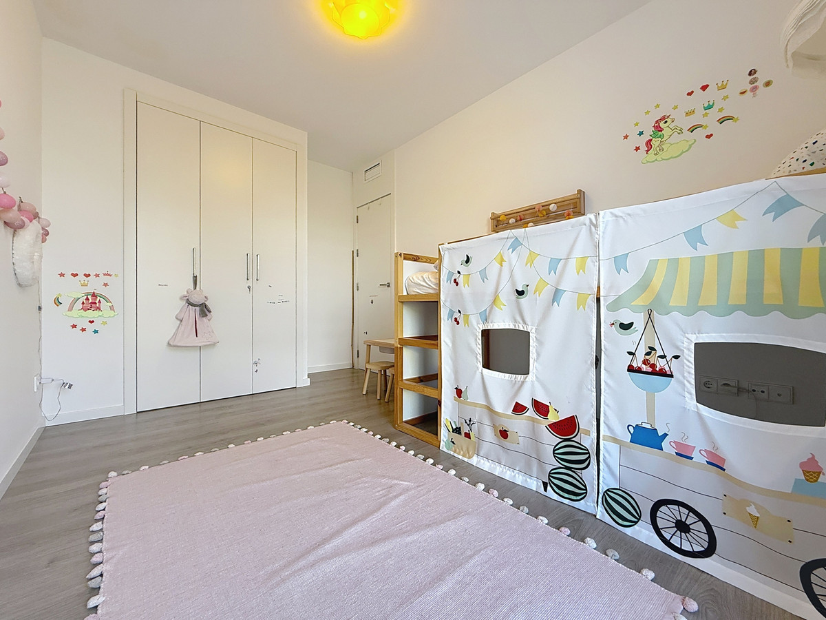 Se vende Apartamento Planta Media de 3 dormitorios en Costa Del Sol, Málaga, España