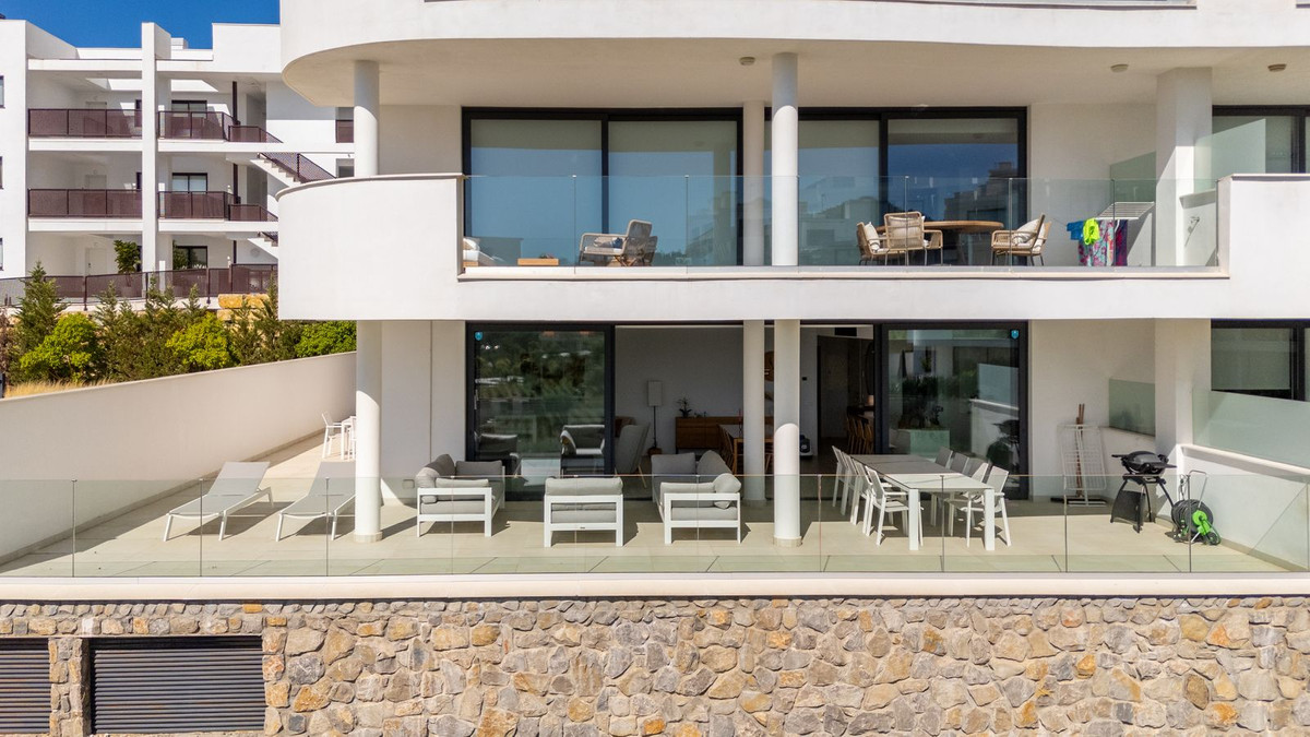 3 Bed Apartment for sale in Fuengirola Costa Del Sol, Málaga, Spain