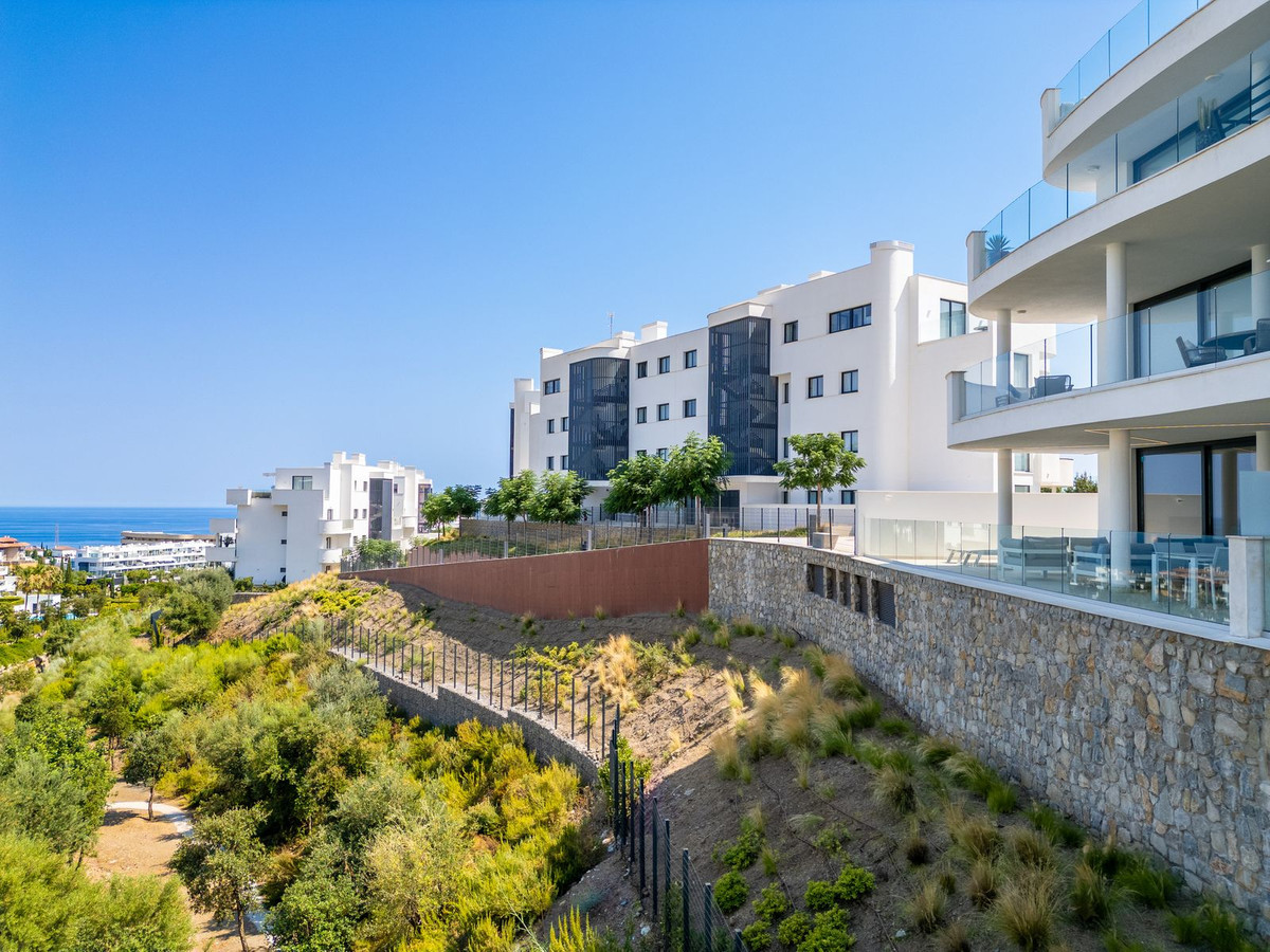 3 Bed Apartment for sale in Fuengirola Costa Del Sol, Málaga, Spain