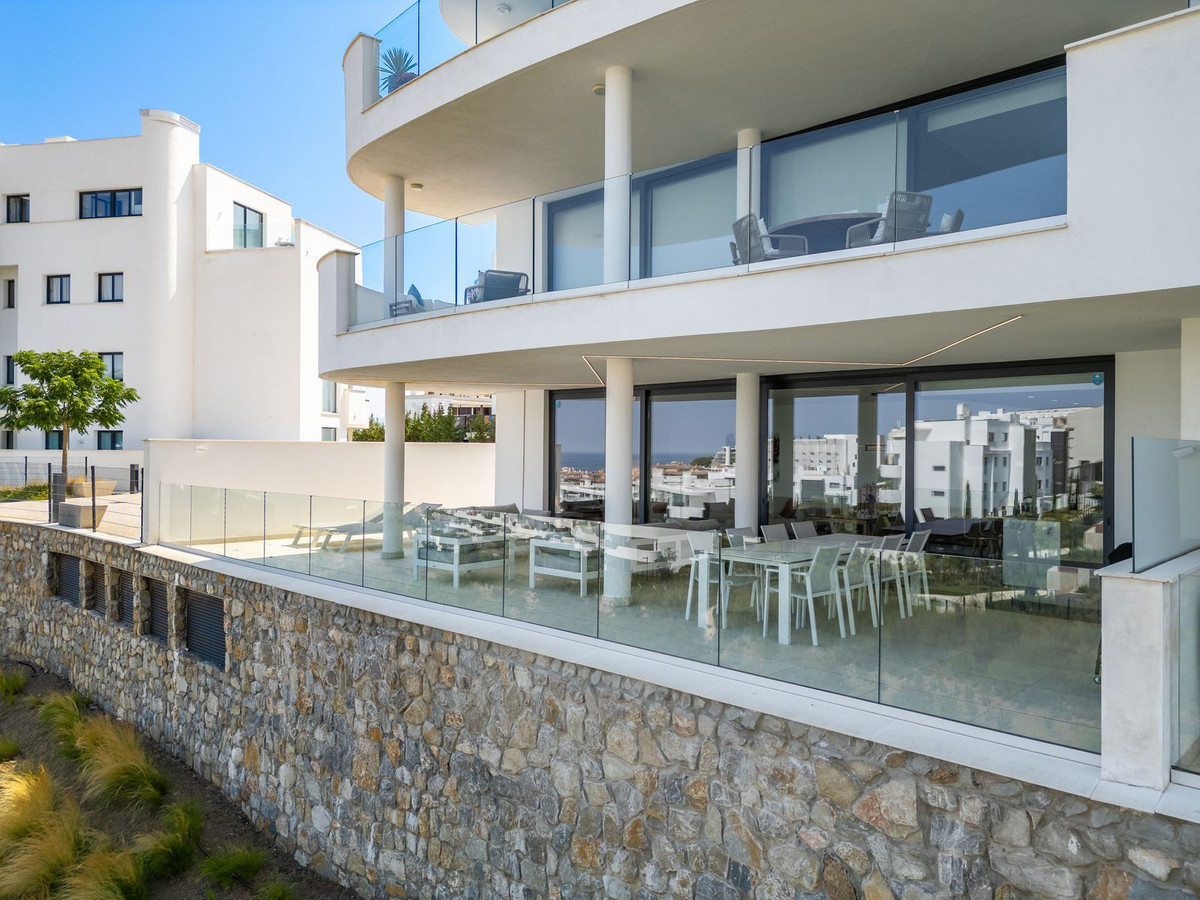 3 Bed Apartment for sale in Fuengirola Costa Del Sol, Málaga, Spain