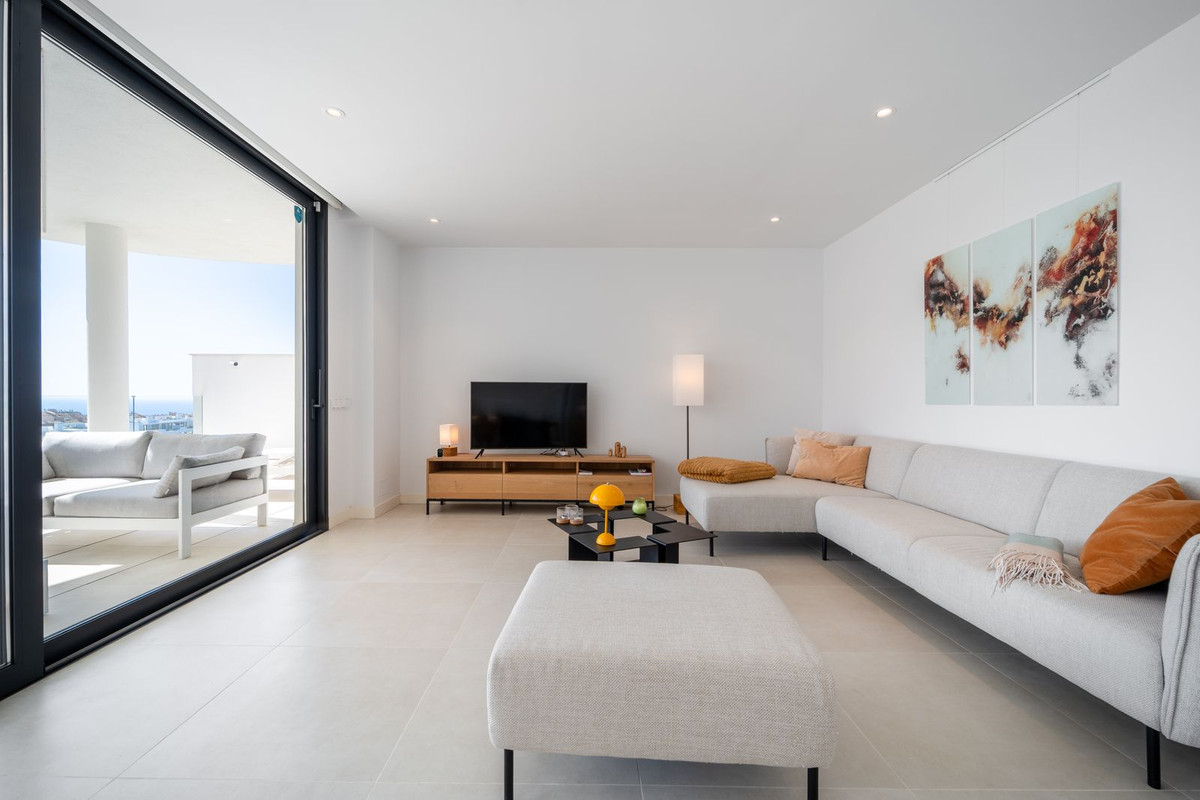 3 Bed Apartment for sale in Fuengirola Costa Del Sol, Málaga, Spain