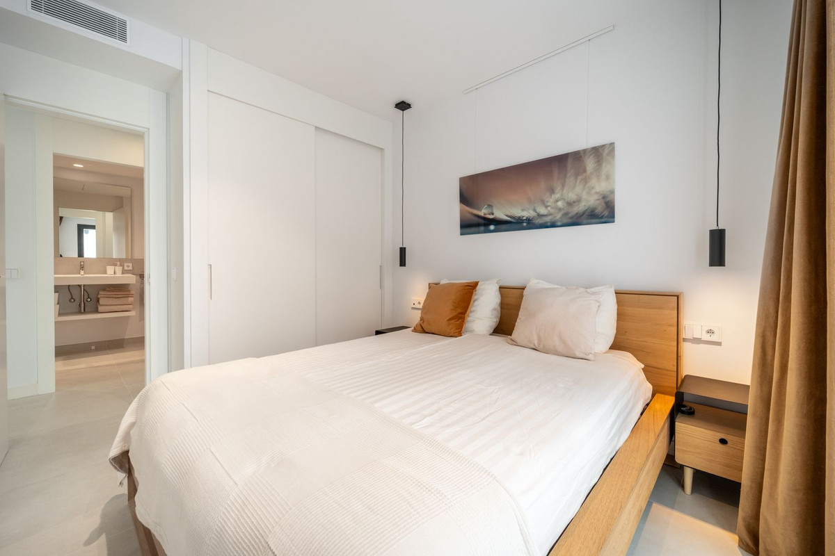 3 Bed Apartment for sale in Fuengirola Costa Del Sol, Málaga, Spain