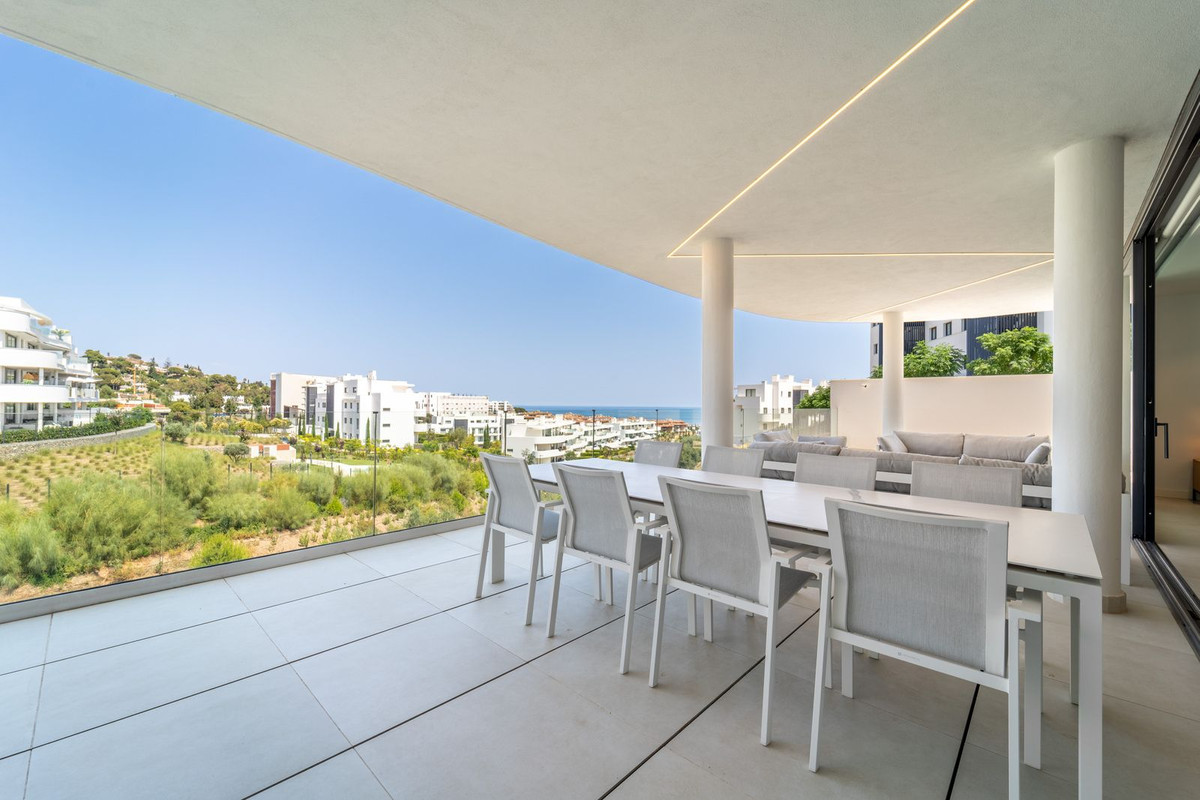 3 Bed Apartment for sale in Fuengirola Costa Del Sol, Málaga, Spain