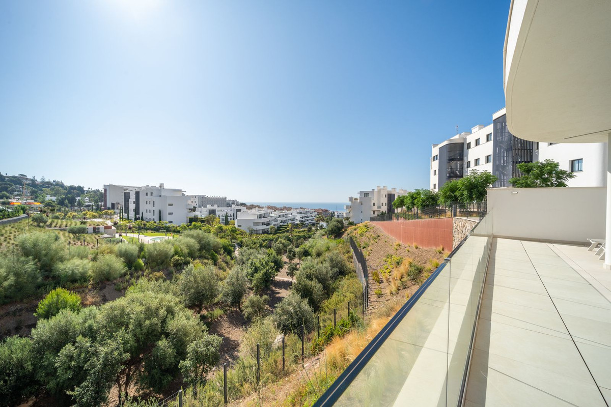 3 Bed Apartment for sale in Fuengirola Costa Del Sol, Málaga, Spain
