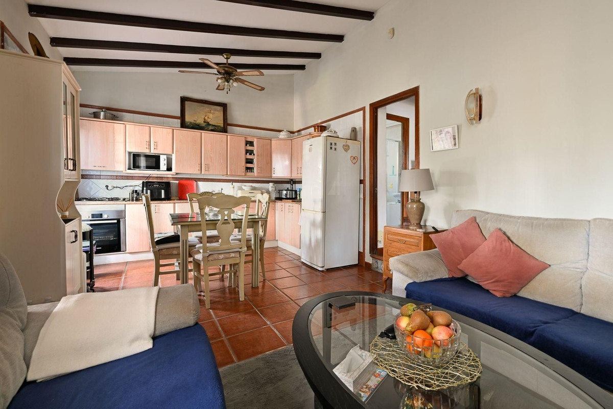 Se vende Finca - Cortijo de 2 dormitorios en Costa Del Sol, Málaga, España