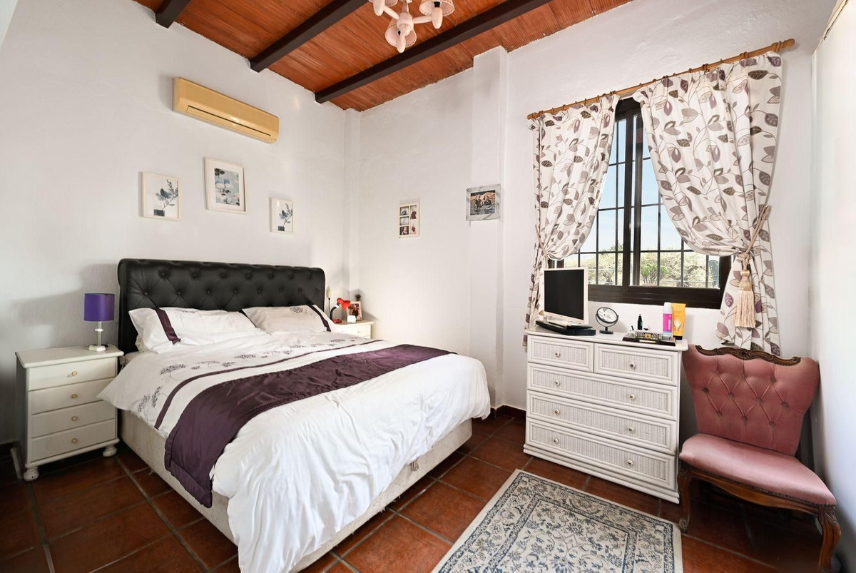 Se vende Finca - Cortijo de 2 dormitorios en Costa Del Sol, Málaga, España