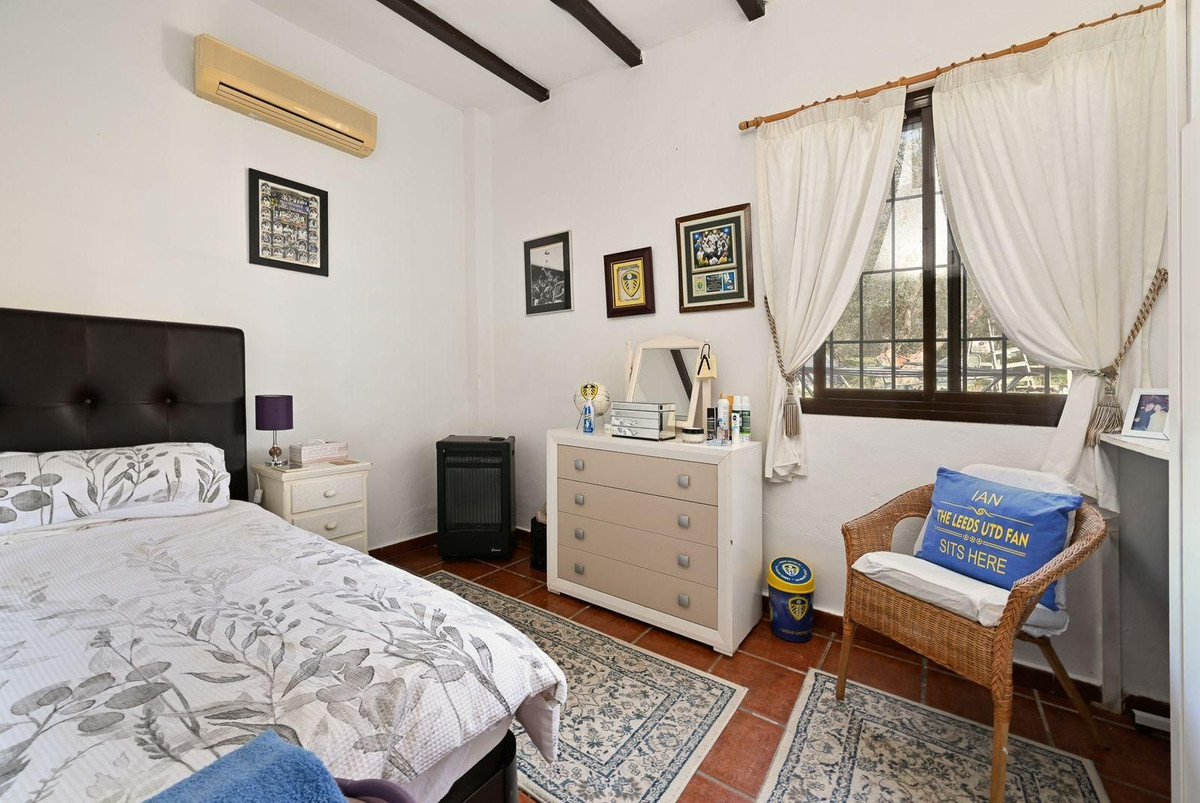 Se vende Finca - Cortijo de 2 dormitorios en Costa Del Sol, Málaga, España