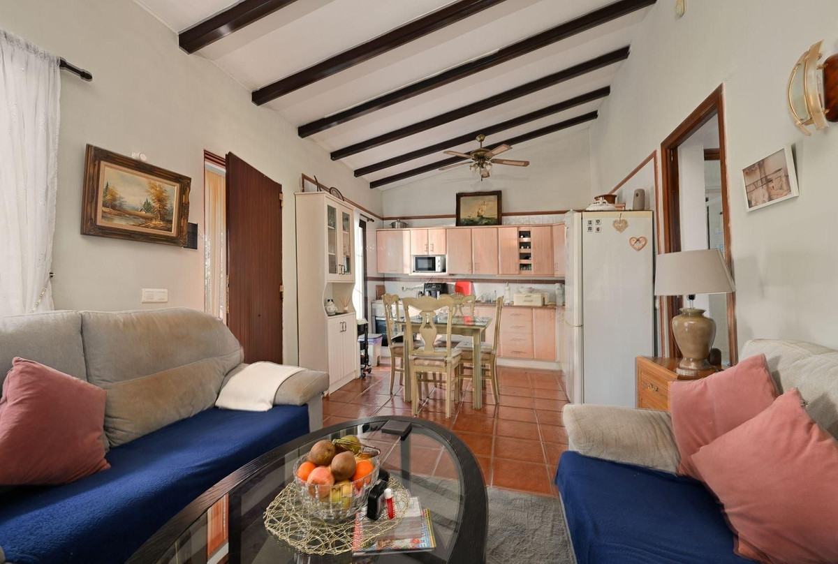 Se vende Finca - Cortijo de 2 dormitorios en Costa Del Sol, Málaga, España