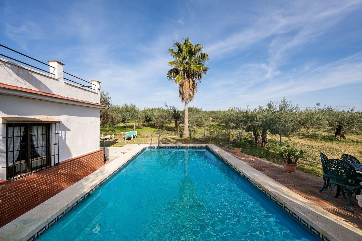 Se vende Finca - Cortijo de 2 dormitorios en Costa Del Sol, Málaga, España
