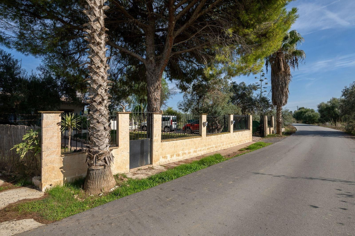 Se vende Finca - Cortijo de 2 dormitorios en Costa Del Sol, Málaga, España