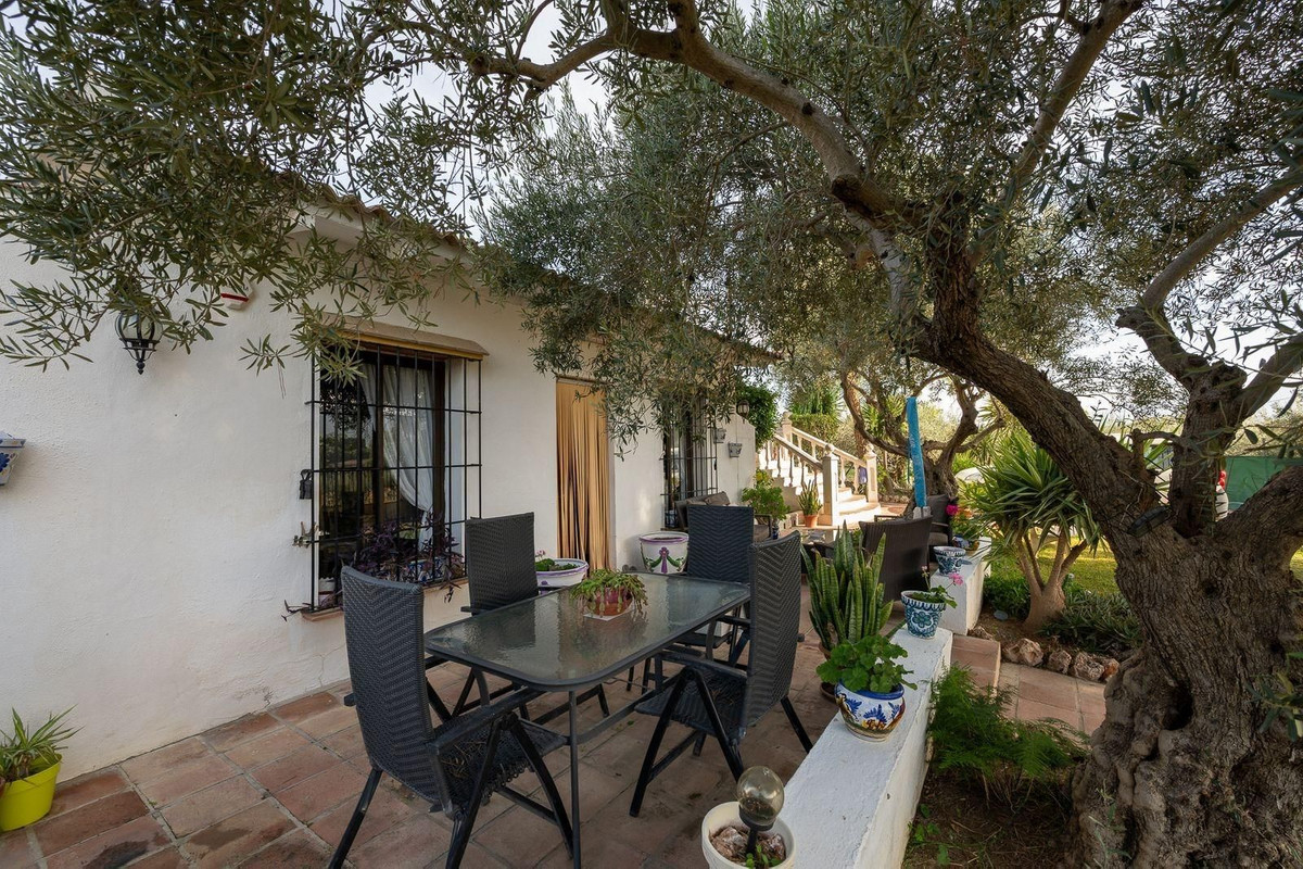 Se vende Finca - Cortijo de 2 dormitorios en Costa Del Sol, Málaga, España