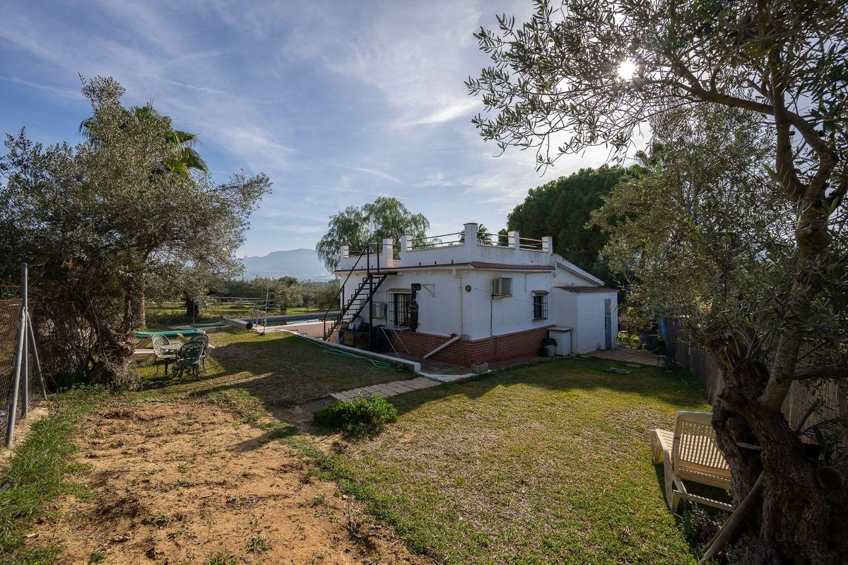 Se vende Finca - Cortijo de 2 dormitorios en Costa Del Sol, Málaga, España