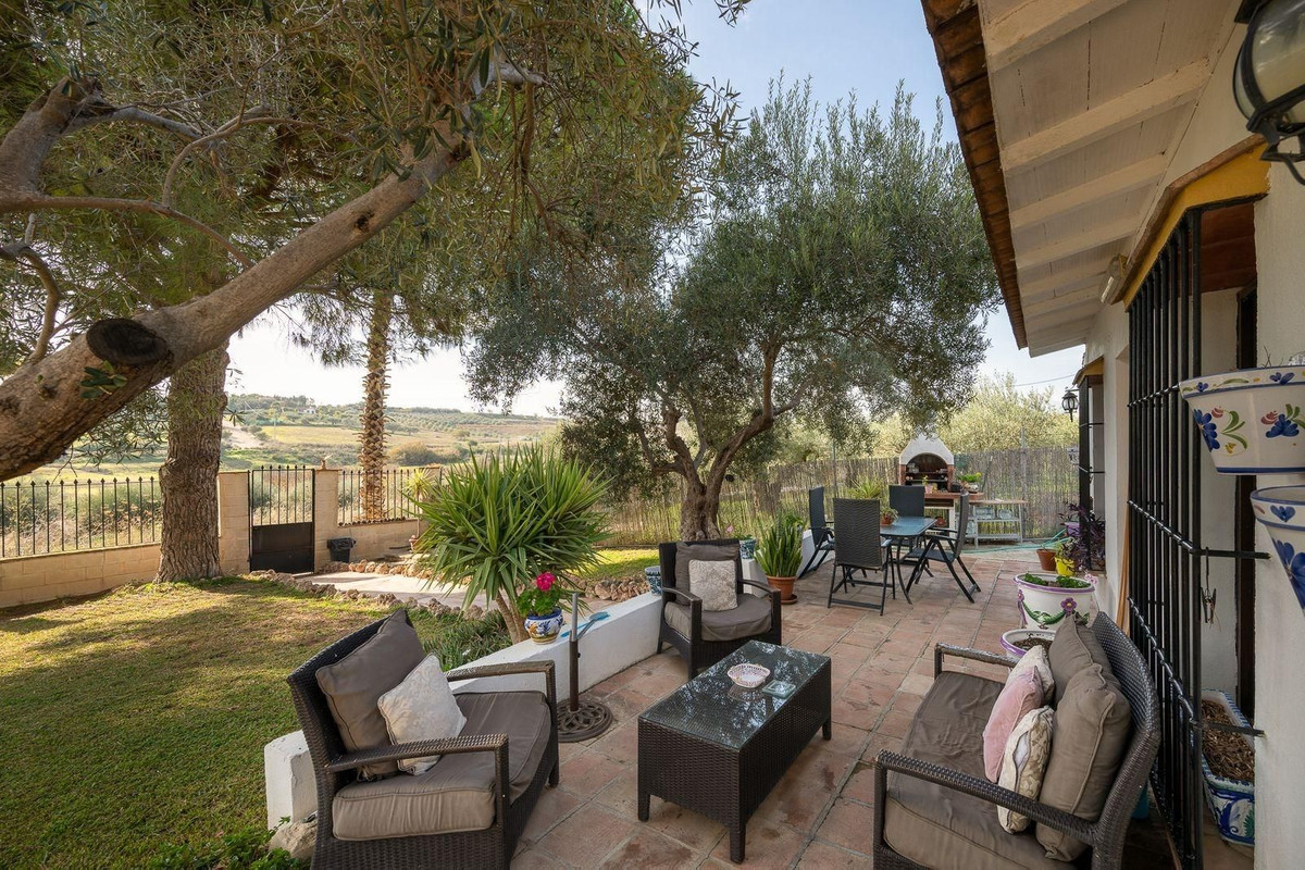 Se vende Finca - Cortijo de 2 dormitorios en Costa Del Sol, Málaga, España