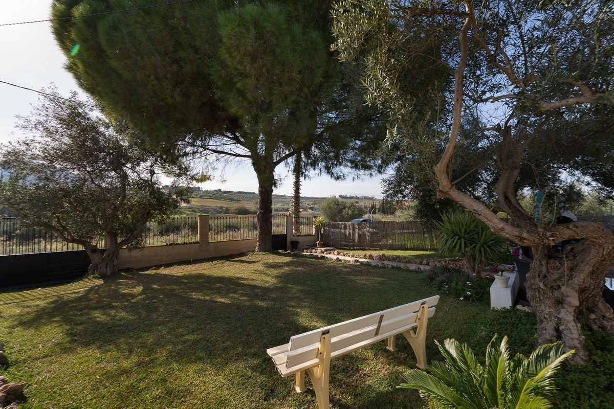 Se vende Finca - Cortijo de 2 dormitorios en Costa Del Sol, Málaga, España